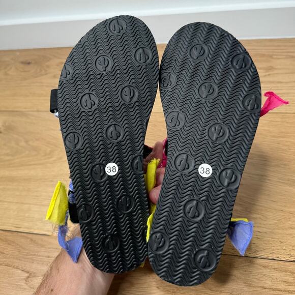 NWT Arizona Love Trekky Multi-Color Strappy Open Toe Bandana Sandal, Size 38 - Picture 6 of 6